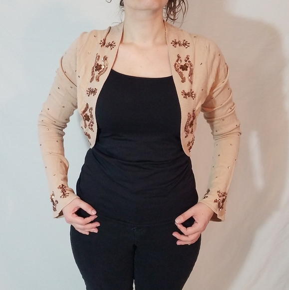 Tops - Beautiful woman's cropped top!